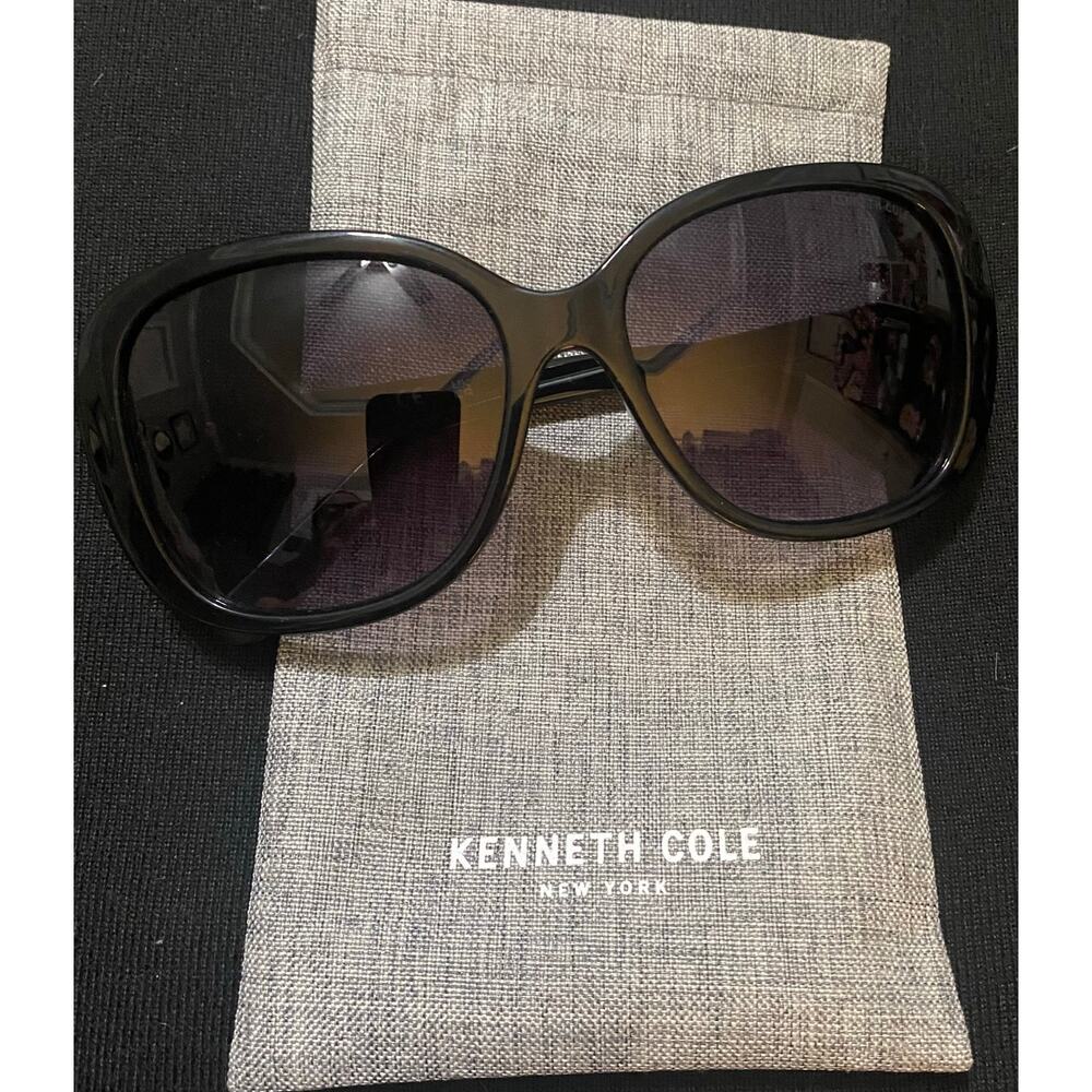New KC Kenneth Cole New York Womens Oversized Plastic Sunglasses 00031 01B 57